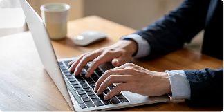 ユーザーはノーコードで。専門要求は個別開発で